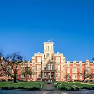https://royal-earlswood-apartment-luxury-extra-large.brighton-hotels-england.com