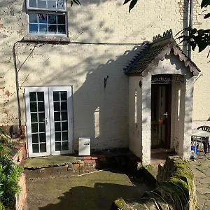 https://antic-cottage-for-family.hotelsin-nottingham.com