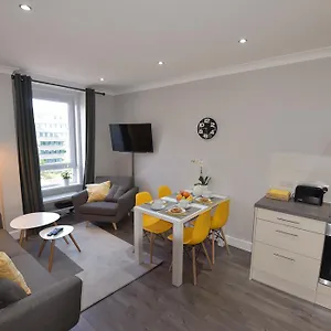 https://first-meadowbank-house-apartment.edinburghhotelsuk.org